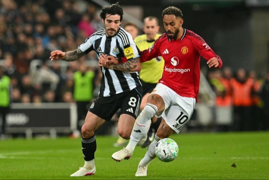 Manchester United sous pression après une défaite contre Newcastle